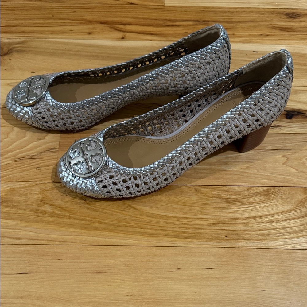 Tory Burch Metallic Silver Woven Logo Ballet Low Heels - Picture 2 of 4